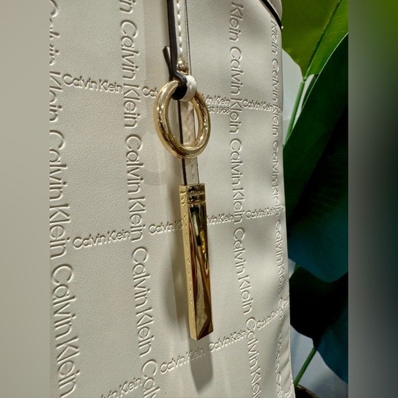 Calvin Klein Cream colored Shoulder Bag - Picture 6 of 13